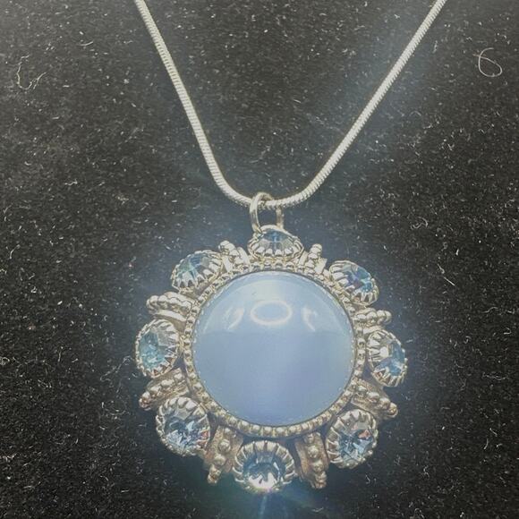 Vintage 1974 Avon Blue Cabochon & Rhinestone Pendant Necklace 18” - Picture 7 of 9